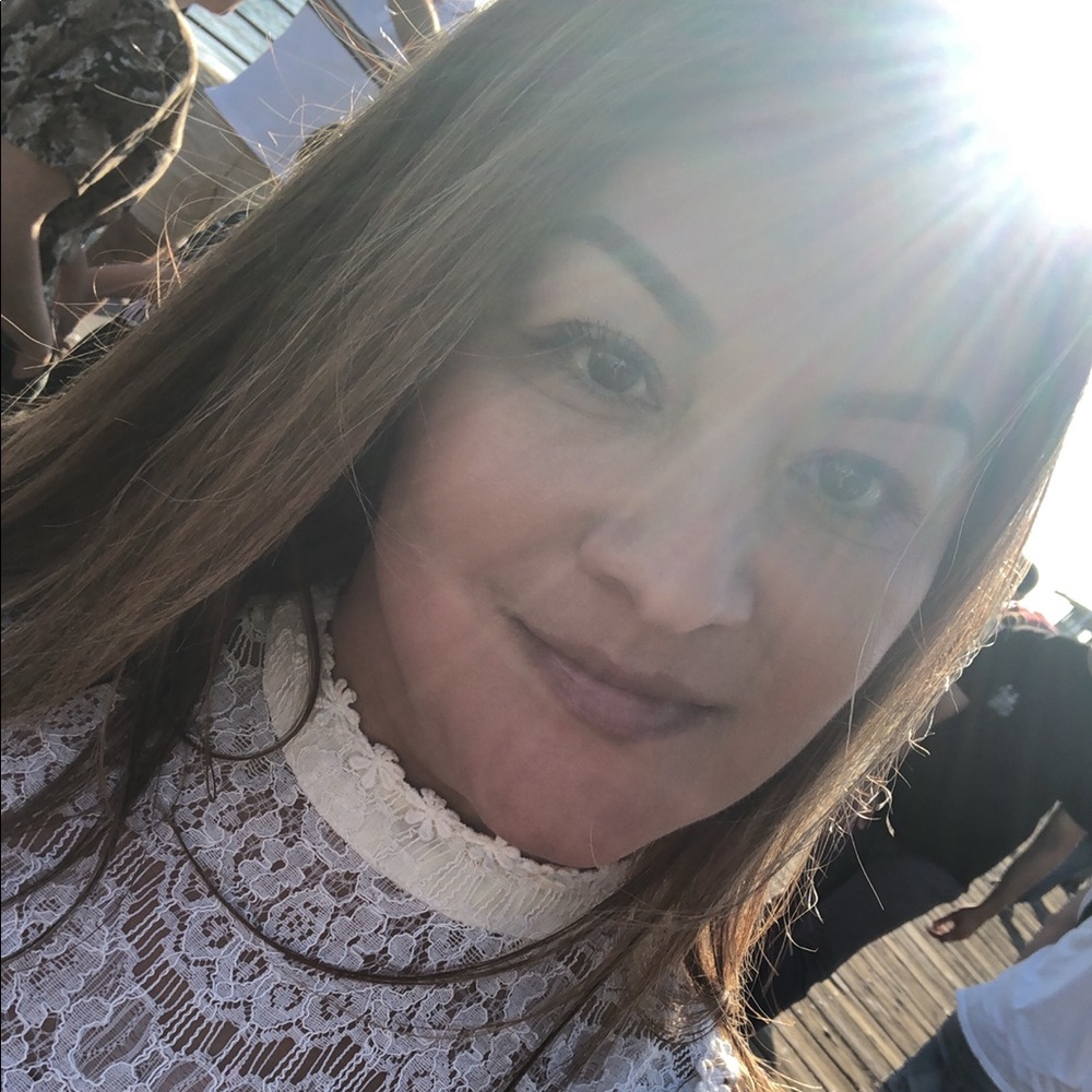 Meet your Posher, Claudia